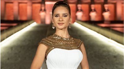 تصدرت الترند بسبب بطانة فستانها.. معلومات مهمة عن نيللي كريم - الخليج الان