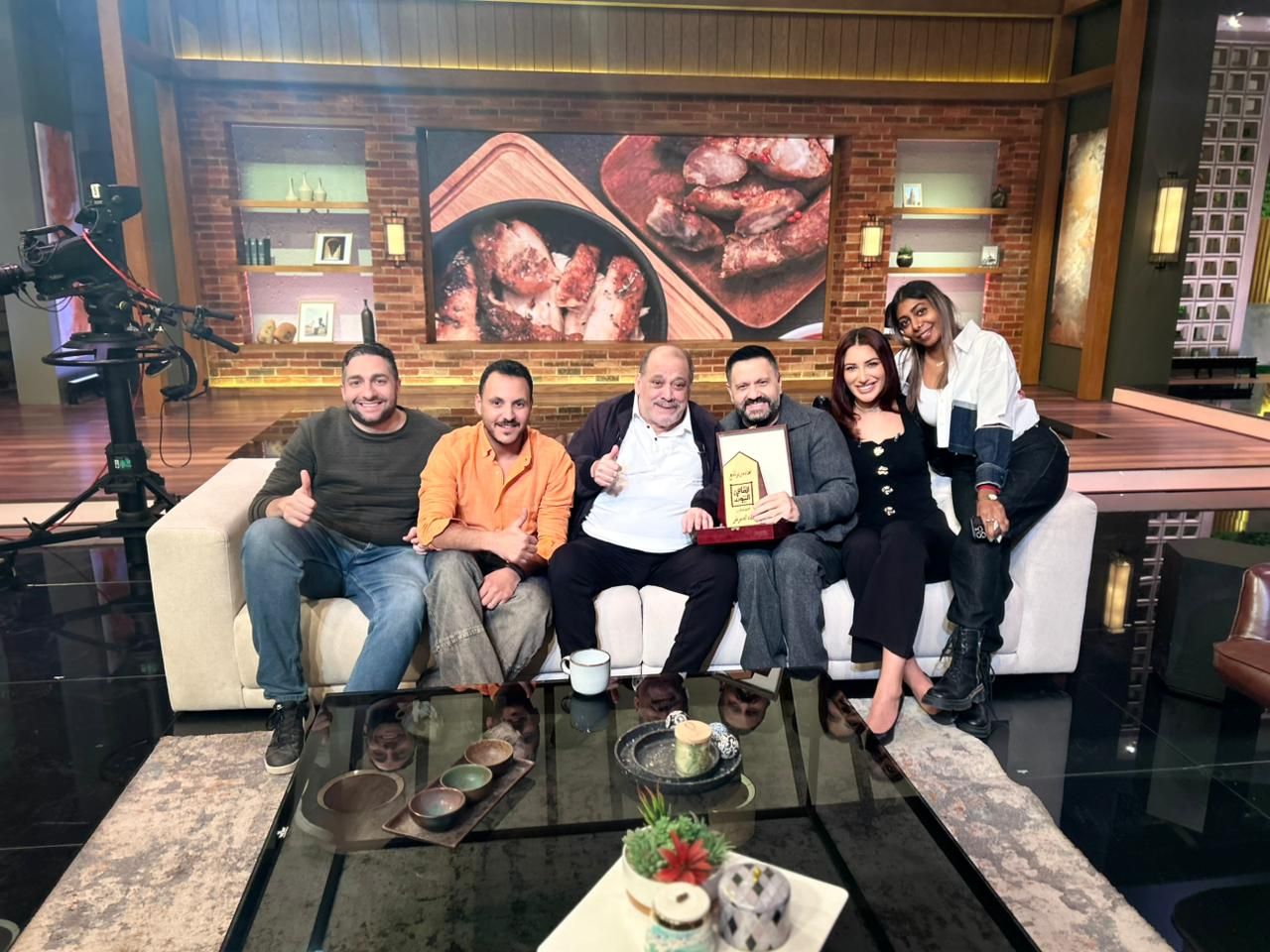 بعد تكريمه في مهرجان نقابة الممثلين .. إدوارد يستضيف الفنان ضياء الميرغني في برنامج القاهرة اليوم - الخليج الان