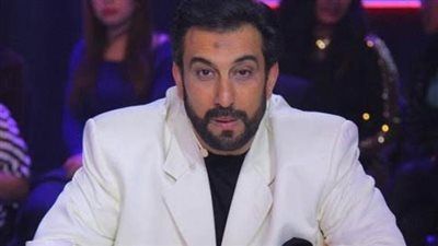 حسام حسني: كل البنات بتحيك كانت صدفة وبقيت علامة في مشواري وجيل التسعينات مش هيتكرر - الخليج الان