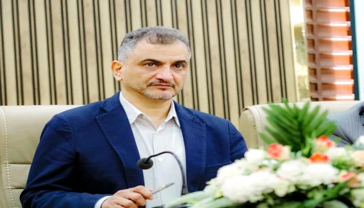 محافظ عدن يدعم مؤسسة المياه بـ20 ألف لتر ديزل لضمان استمرار إمدادات المياه