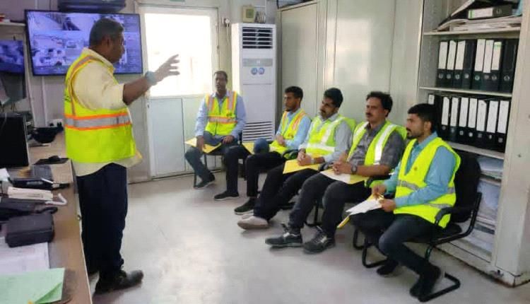 بدعم من قيادة شركة النفط اليمنية.. دورتان تدريبيتان في تموين الطائرات والشرائح الإلكترونية بعدن