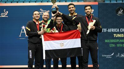 رئيس اتحاد تنس الطاولة يمنع نجله من الصعود لمنصة التتويج أفريقيا - الخليج الان