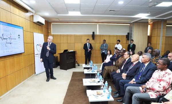 وزير الخارجية ومحافظ أسوان يزوران مركز مجدى يعقوب لجراحات القلب برفقة وفود منتدى أسوان للسلام - الخليج الان