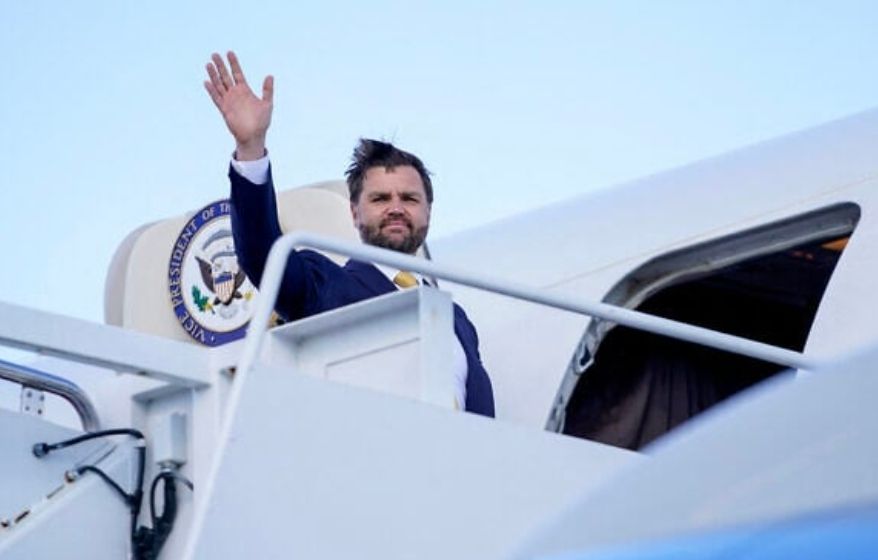 «ترامب لا يثق في نتنياهو».. لماذا يزور نائب الرئيس الأمريكي إسرائيل في هذا التوقيت؟ - الخليج الان