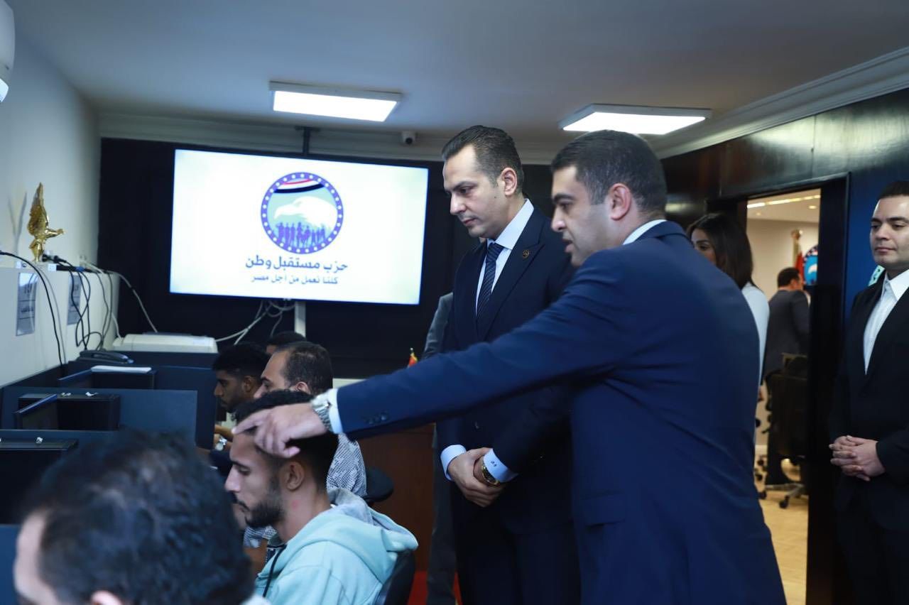 النائب أحمد عبد الجواد يتفقد غرفة العمليات المركزية لحزب مستقبل وطن لمتابعة التحضيرات لبرلمان 2025 - الخليج الان