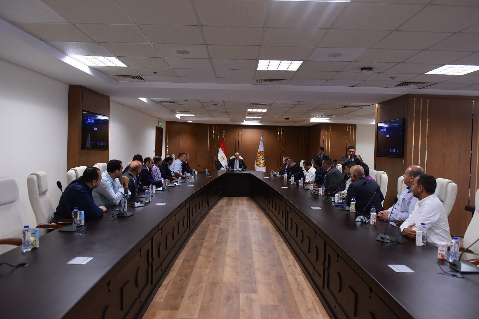 وزير العمل: تأهيل العمالة على صناعة الرخام والجرانيت وتذليل العقبات أمام المستثمرين - الخليج الان