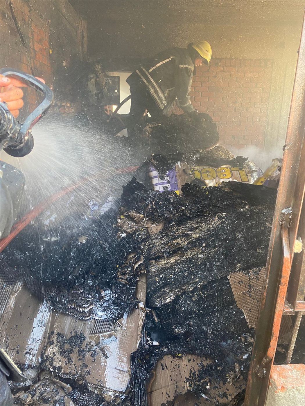 لهيب فوق السطح.. التفاصيل الكامل لحريق “مخزن الأحذية” في الوايلي - الخليج الان