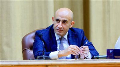 «المناهج فوق طاقتهم.. ومفيش وقت يناموا».. أولياء أمور المرحلة الإبتدائية يستغيثون بوزير التعليم - الخليج الان