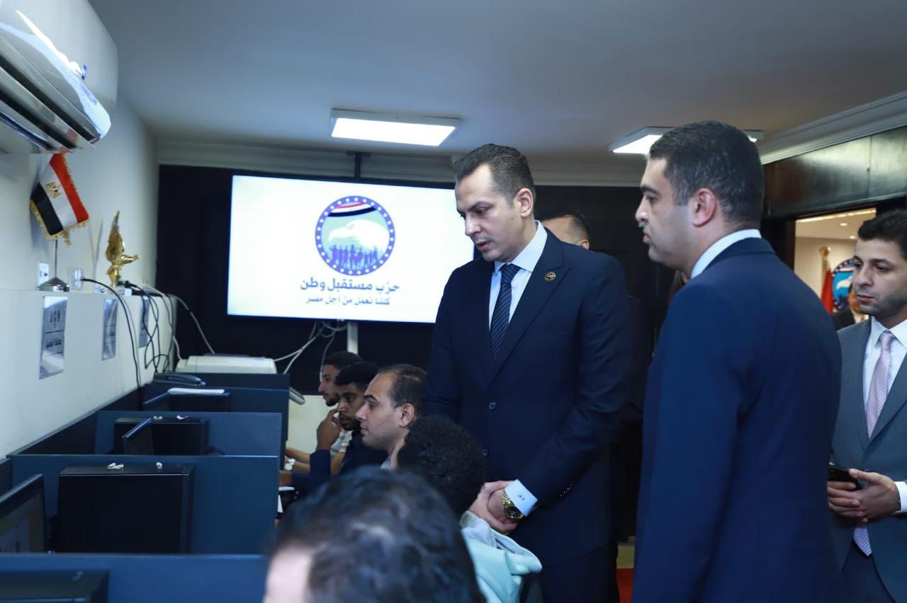 النائب أحمد عبد الجواد يتفقد غرفة العمليات المركزية لحزب مستقبل وطن لمتابعة التحضيرات لبرلمان 2025 - الخليج الان