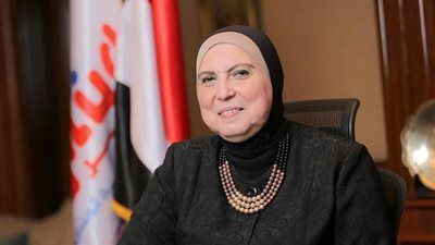 بعد تعيينها رئيسًا لشركة السكر.. من هي نيفين جامع وزيرة الصناعة السابقة؟ - الخليج الان