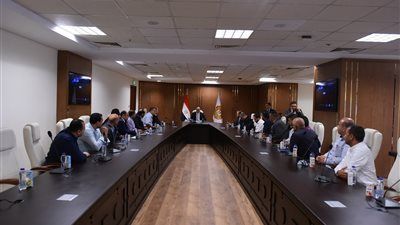 وزير العمل: تأهيل العمالة على صناعة الرخام والجرانيت وتذليل العقبات أمام المستثمرين - الخليج الان