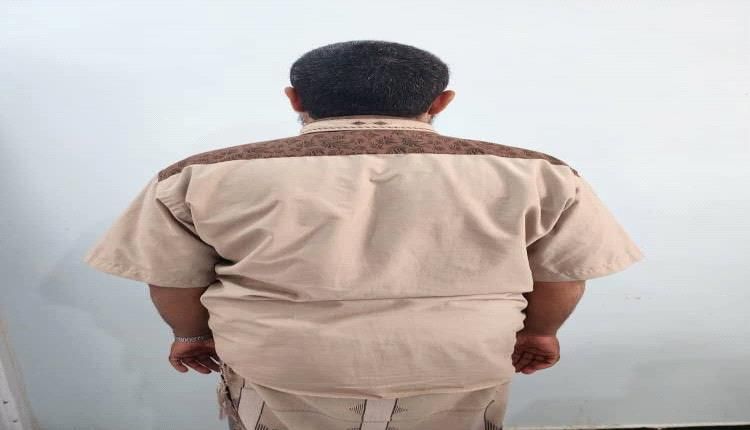 ضبط إمام وخطيب متهم بالابتزاز والاستيلاء على أموال في شبوة