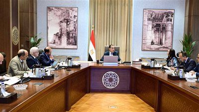 رئيس الوزراء يبحث مع وزيري المالية والتضامن سبل دعم الموقف المالي للهيئة القومية للتأمين الاجتماعي - الخليج الان