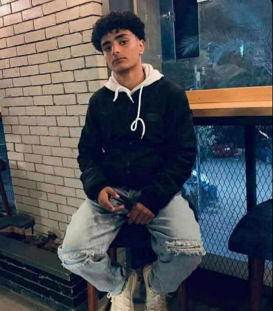 حزن يخيم على قرية أبو جلال بالدقهلية بعد وفاة شاب ابتلع لسانه أثناء لعب الكرة - الخليج الان