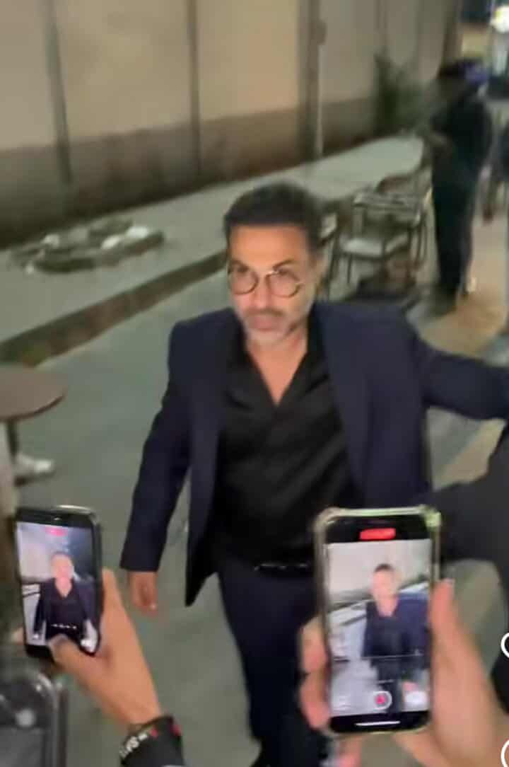 أحمد سعد وابن النادي يحتفلان مع حاتم صلاح بحفل زفافه - الخليج الان