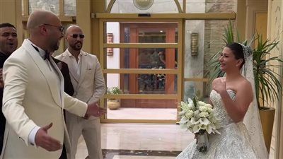 إياد نصار وأوس أوس وكريم عفيفي .. نجوم الفن في حفل زفاف حاتم صلاح - الخليج الان