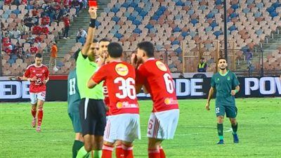 طرد في مباراة الاهلي والاتحاد السكندري.. أحمد نبيل كوكا بين الانضباط والاندفاع - الخليج الان