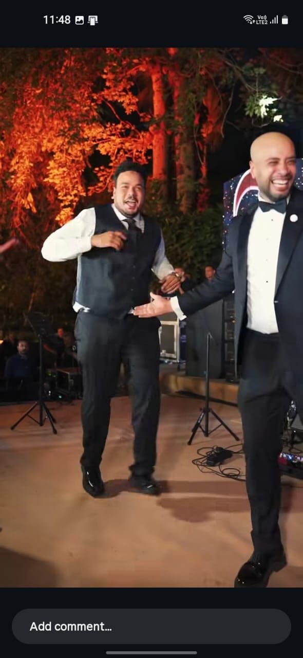 حفل زفاف حاتم صلاح.. مصطفى غريب "بيعقب".. وأحمد سعد يشعل الأجواء بـ "اختياراتي" - الخليج الان