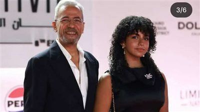 بعد تعرضه للهجوم.. صبري فواز يظهر مع ابنته على ريد كاربت مهرجان الجونة - الخليج الان