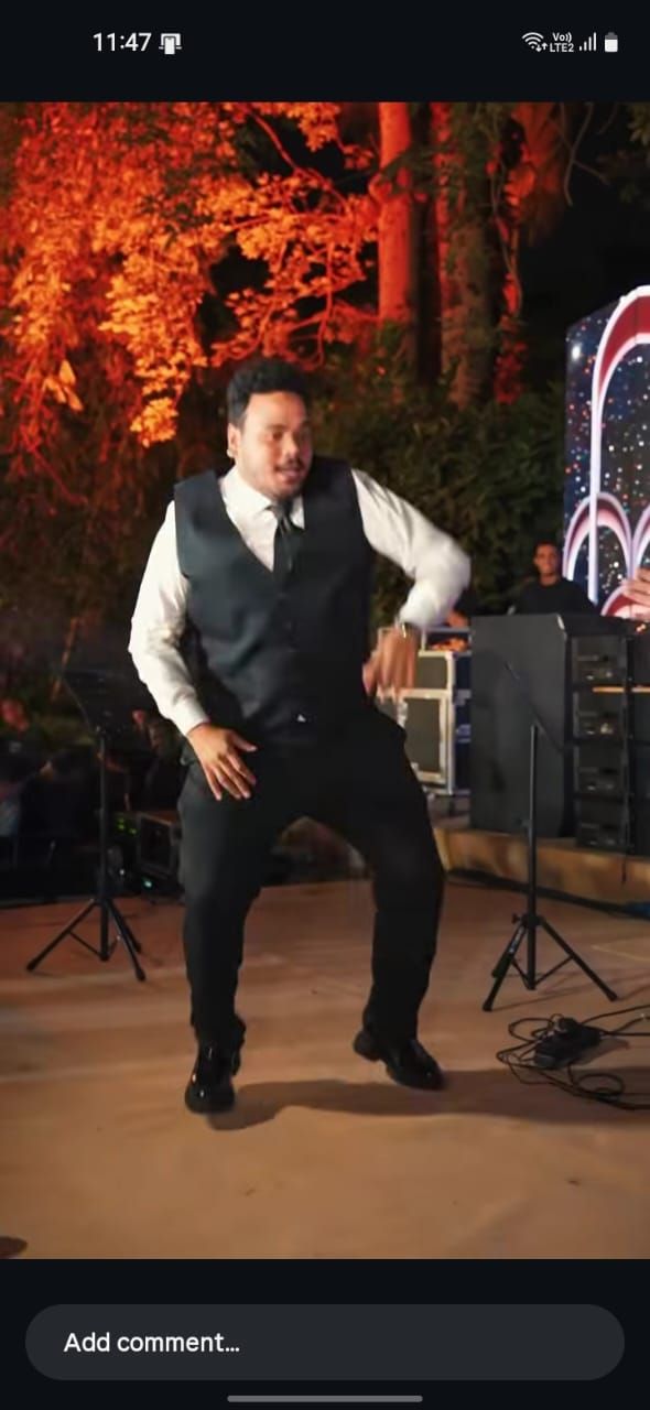 حفل زفاف حاتم صلاح.. مصطفى غريب "بيعقب".. وأحمد سعد يشعل الأجواء بـ "اختياراتي" - الخليج الان