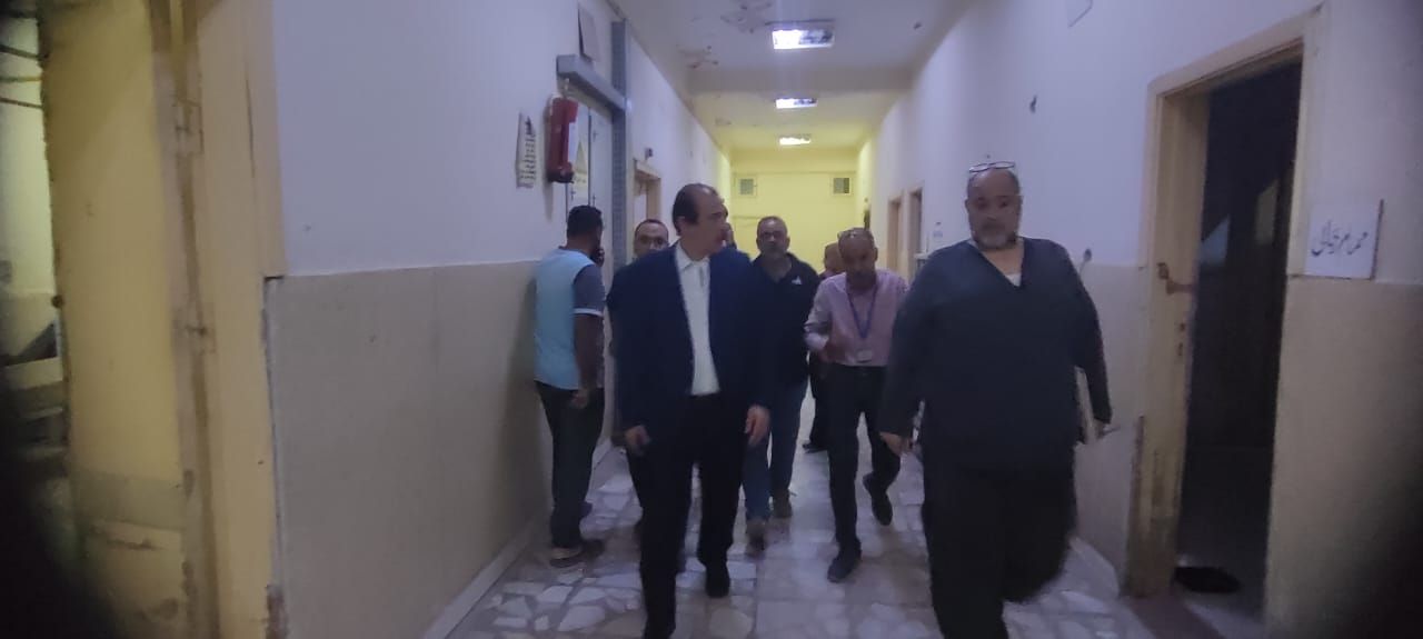 نائب وزير الصحة يوجه بالتحقيق في بعض المخالفات بالمستشفى العام والنصر بحلوان - الخليج الان