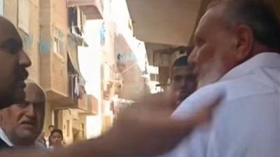 سرقة وتهديد وراء صفع مسن السويس.. تفاصيل مثيرة حول الواقعة - الخليج الان