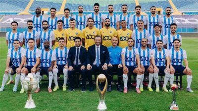 فرحة التتويج تشتعل في الدفاع الجوي.. لاعبو بيراميدز يحتفلون بالكؤوس الثلاثة - الخليج الان