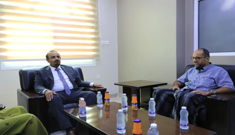 ​محافظ حضرموت الأستاذ مبخوت بن ماضي يبحث مع رئيس الغرفة التجارية الأوضاع التموينية وسبل تعزيز الاستثمار للدفع بعجلة التنمية