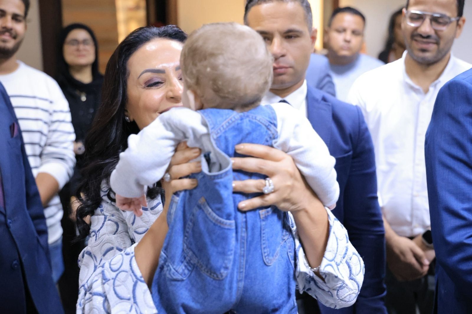 تسليم 14 طفلا لأسر بديلة كافلة.. وزيرة التضامن تتابع منظومة الرعاية المؤسسية والأسري - الخليج الان