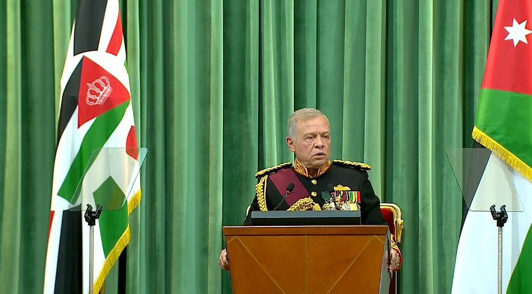 «المملكة قوية وسط طوفان الأزمات العالمية».. أبرز رسائل ملك الأردن خلال خطاب العرش - الخليج الان