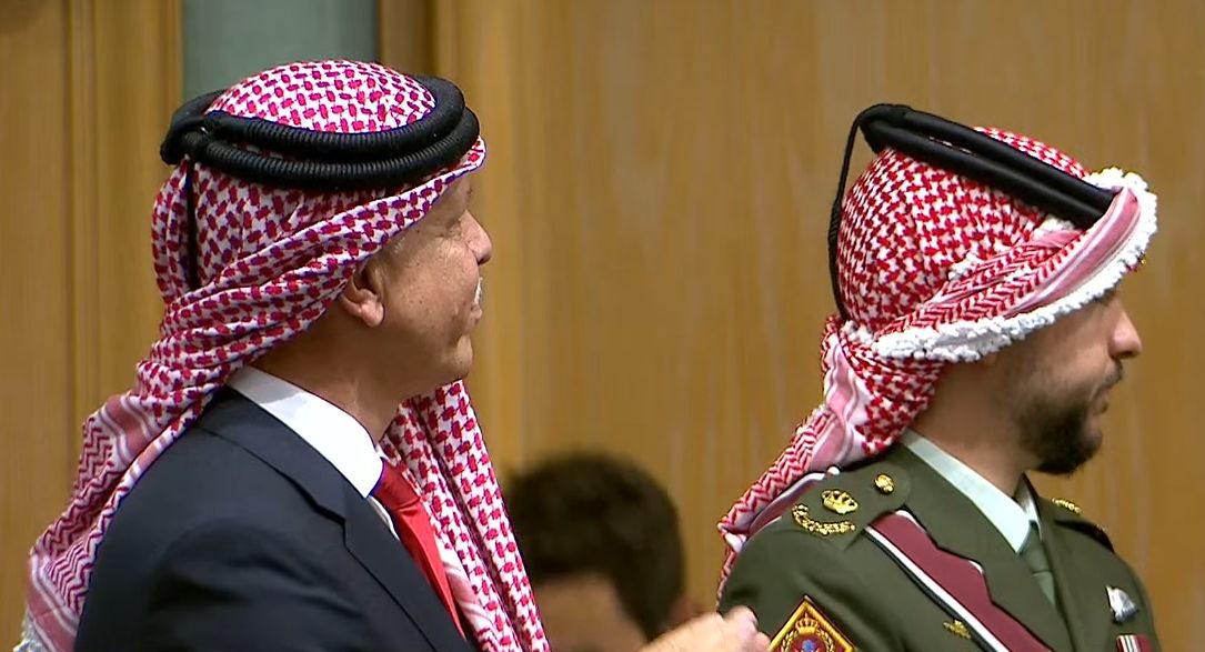 «المملكة قوية وسط طوفان الأزمات العالمية».. أبرز رسائل ملك الأردن خلال خطاب العرش - الخليج الان