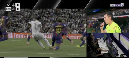 تقنية الفيديو تشعل الكلاسيكو: إلغاء ركلة جزاء وهدف لريال مدريد - الخليج الان