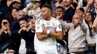 أجواء مشتعلة والـVAR نجم من نجوم الشوط الأول: ريال مدريد يتقدم على برشلونة (1/2) في الكلاسيكو - الخليج الان