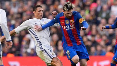 قبل قمة الليلة.. ميسي يتصدر قائمة هدافي الكلاسيكو ورونالدو أبرز مطارديه - الخليج الان