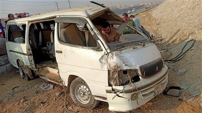 3 مصابين.. تفاصيل انقلاب ميكروباص على الطريق الإقليمي باتجاه بدر - الخليج الان