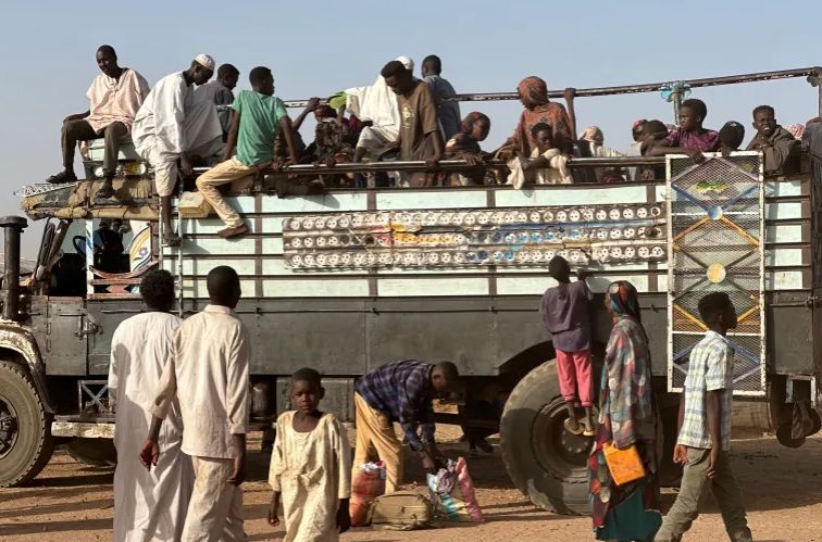 «اشتباكات مسلحة وحصار خانق».. ما الذي يحدث في مدينة فاشر السودانية؟ - الخليج الان