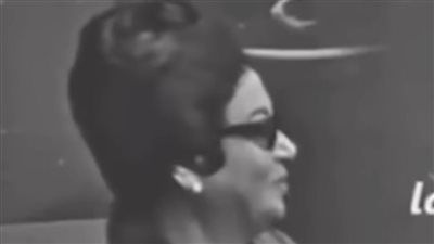 أم كلثوم تجيب.. ليه أغانيكِ طويلة يا ست ؟| لقاء نادر - الخليج الان