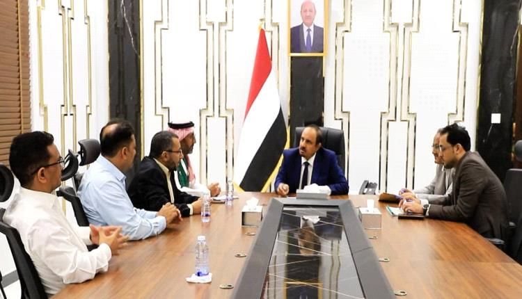 مناقشة إطلاق مشروعين صحيين حيويين في حضرموت