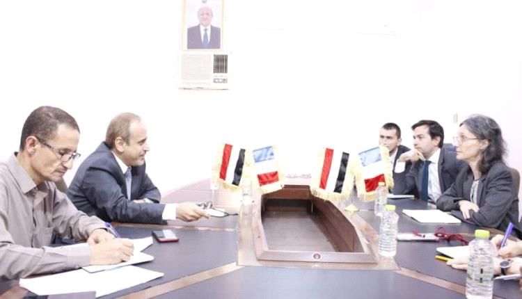 لقاء في عدن يبحث مع السفيرة الفرنسية تفعيل مراكز اللغة الفرنسية وتعزيز التعاون الأكاديمي