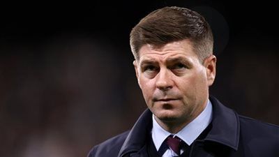 ستيفن جيرارد: ابتسامة محمد صلاح وفيرجيل فان فان دايك هي سر انتصارات ليفربول - الخليج الان