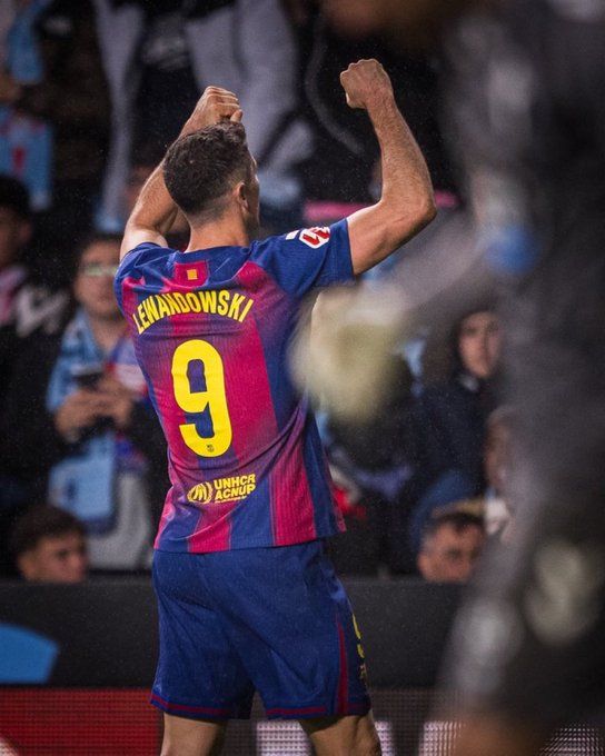 هاتريك روبرت ليفاندوفسكي يقود برشلونة للفوز على سيلتا فيجو (2/4) في الدوري الإسباني - الخليج الان