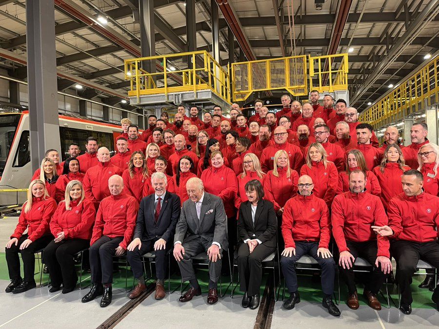 «يقود المترو بنفسه».. ​​​​​الملك تشارلز يحتفل بعيد ميلاده الـ 77 على طريقته الخاصة|صور - الخليج الان