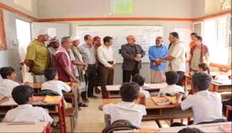 القضاء ينتصر لمعلمي حضرموت.. والوزير العكبري في مرمى الاتهامات بالصمت والتقصير!