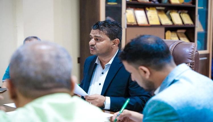 مدير عام الشيخ عثمان يناقش أوضاع المستشفى التعليمي وتمكين المرأة والتعليم الفني