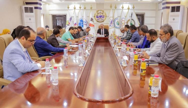 عدن.. وزير النقل يشدد على الشفافية في موازنة 2026 ويؤكد المضي قدماً في الإصلاحات الاقتصادية