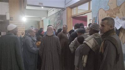 لجان الاقتراع بمحافظة المنيا تغلق أبوابها في أول أيام انتخابات مجلس النواب - الخليج الان
