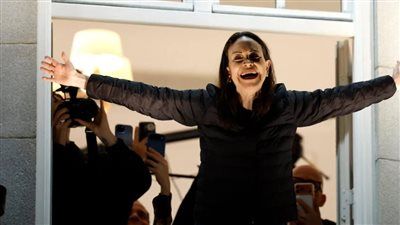 «رحلة سرية محفوفة بالمخاطر».. هروب زعيمة المعارضة الفنزويلية من قبضة النظام وواشنطن تضع اللمسات الأخيرة للإطاحة بـ مادورو - الخليج الان