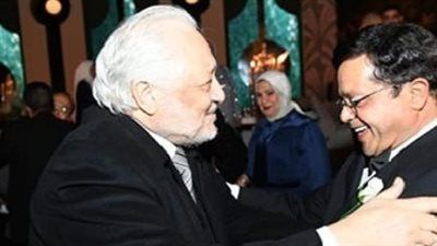 نيرمين الفقي وخالد زكي الأبرز.. نجوم الفن في حفل زفاف ابنة محمد هنيدي - الخليج الان