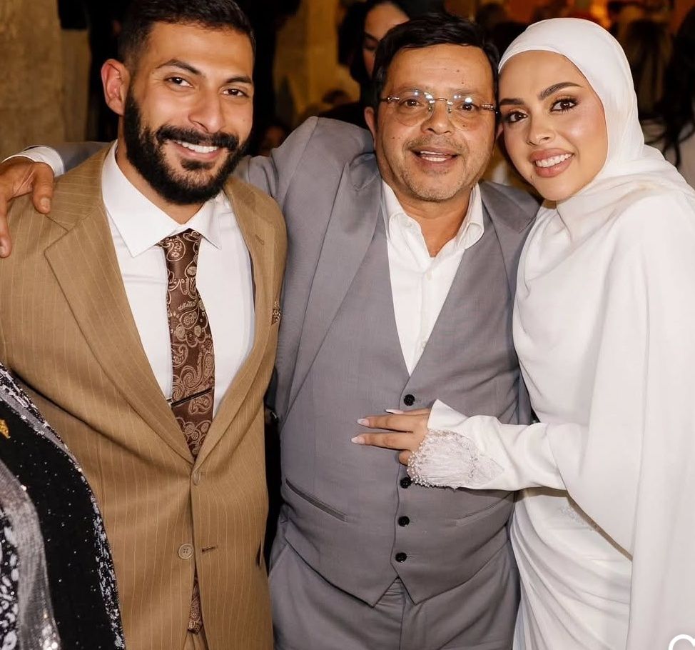 طبيب أسنان وقليل الظهور.. من هو حازم الدباح زوج ابنة محمد هنيدي بعد زفافهما؟ - الخليج الان