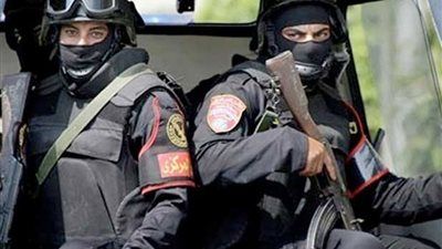 عايز يسرق الشقة.. شاب يشروع في قتل زوجة شقيقه وطفلتها ببولاق الدكرور - الخليج الان